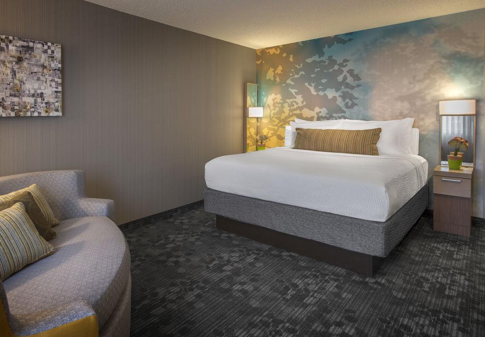 Courtyard By Marriott Cleveland Westlake Bagian luar foto