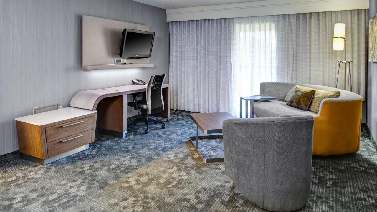 Courtyard By Marriott Cleveland Westlake Bagian luar foto