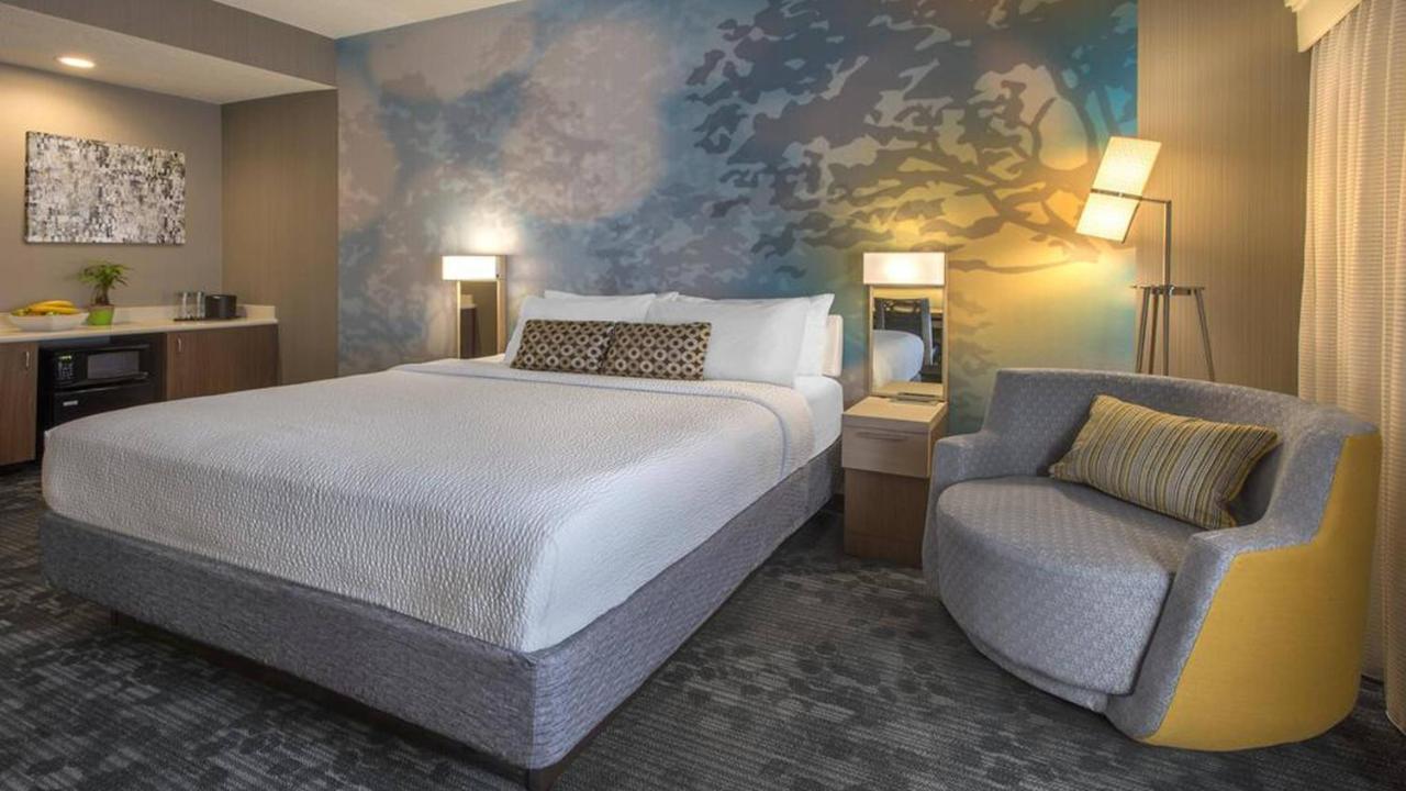 Courtyard By Marriott Cleveland Westlake Bagian luar foto