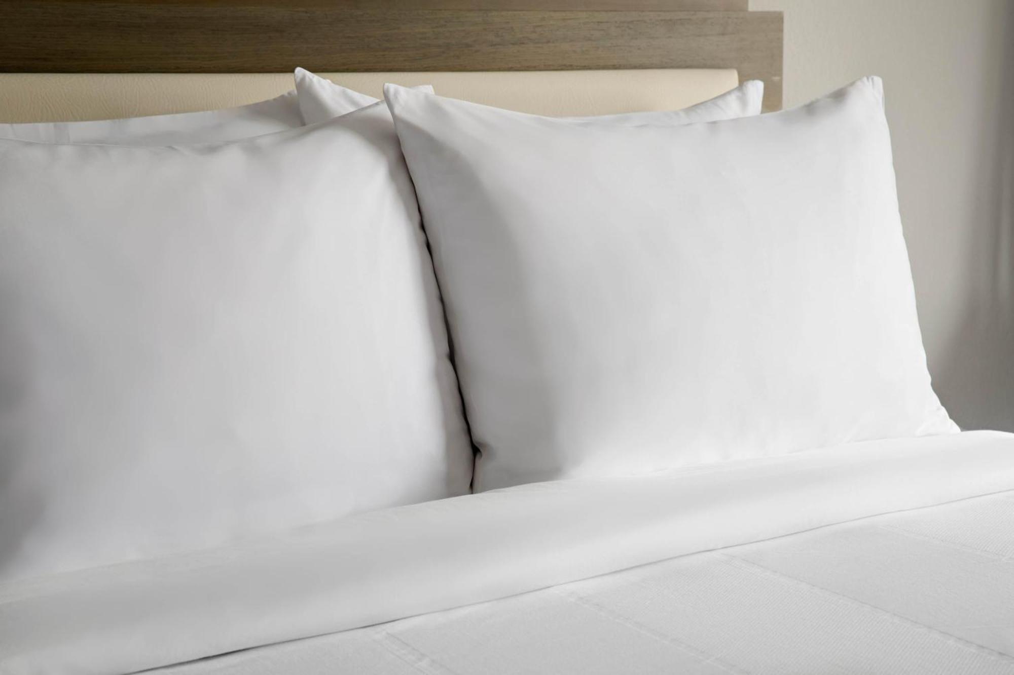 Courtyard By Marriott Cleveland Westlake Bagian luar foto