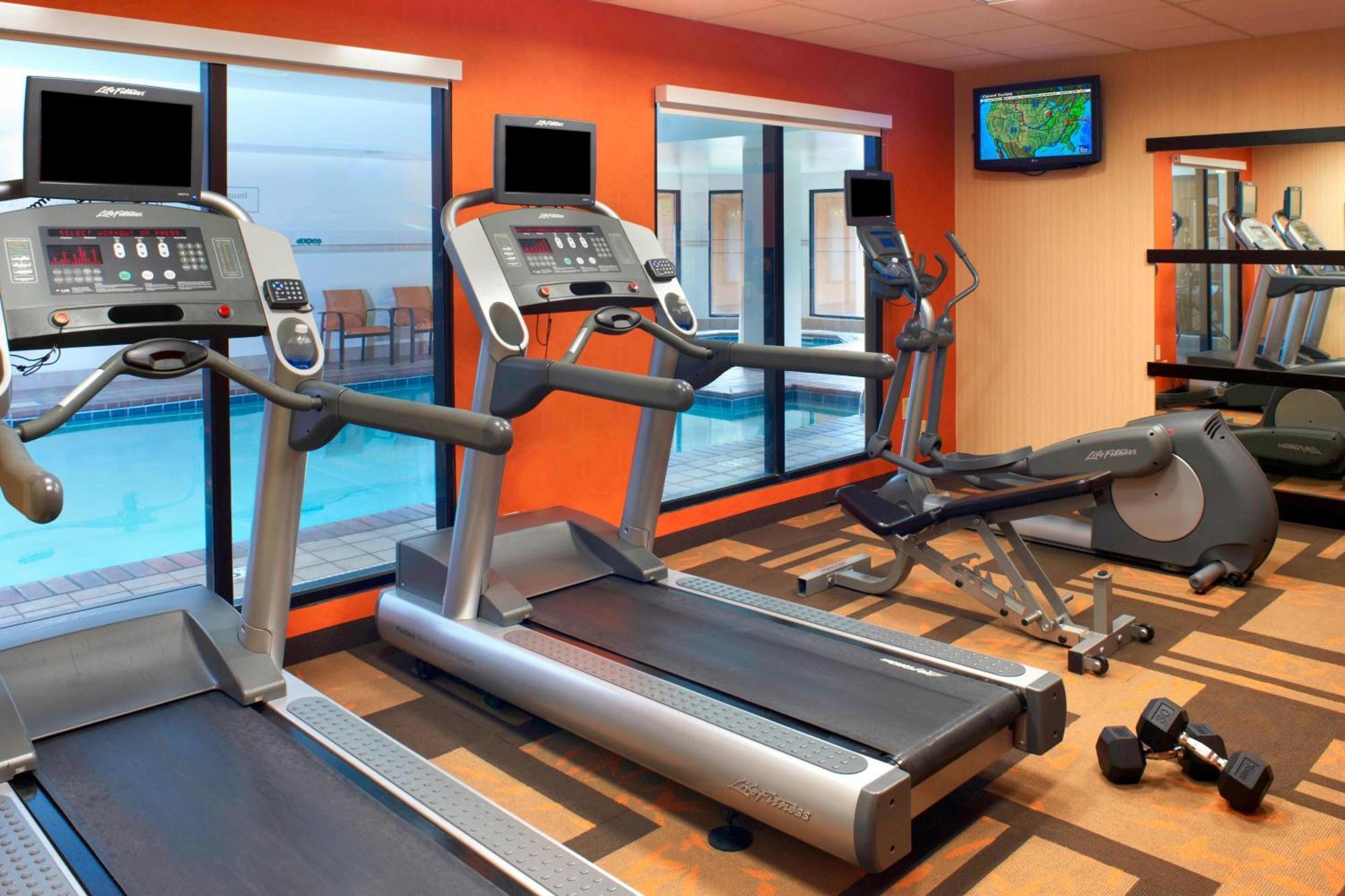 Courtyard By Marriott Cleveland Westlake Bagian luar foto