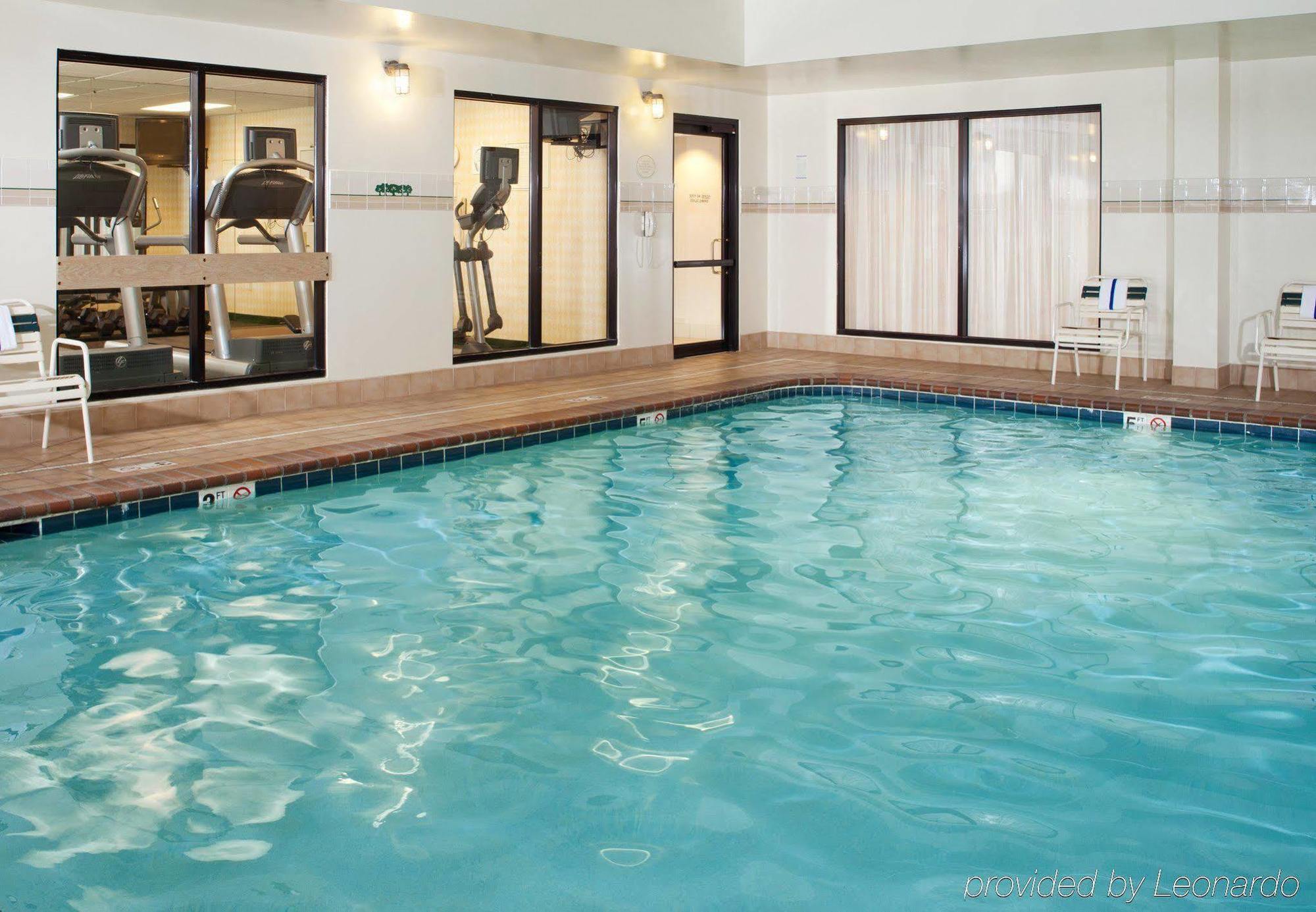 Courtyard By Marriott Cleveland Westlake Bagian luar foto