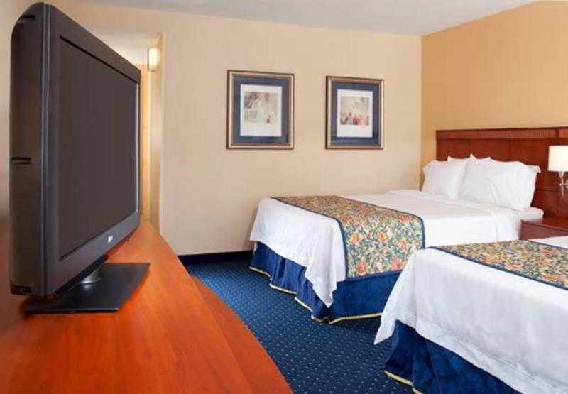 Courtyard By Marriott Cleveland Westlake Bagian luar foto