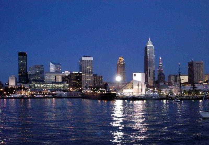 Courtyard By Marriott Cleveland Westlake Bagian luar foto
