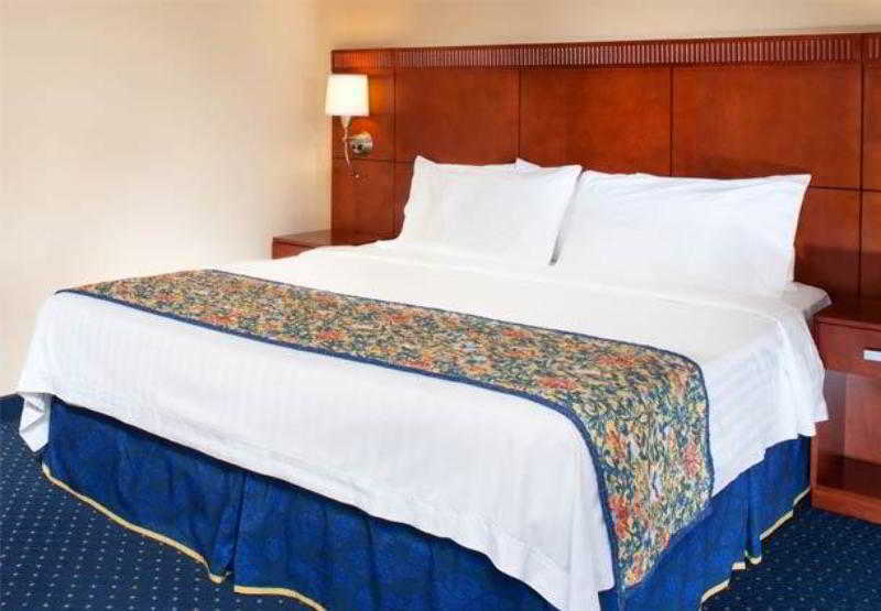 Courtyard By Marriott Cleveland Westlake Bagian luar foto